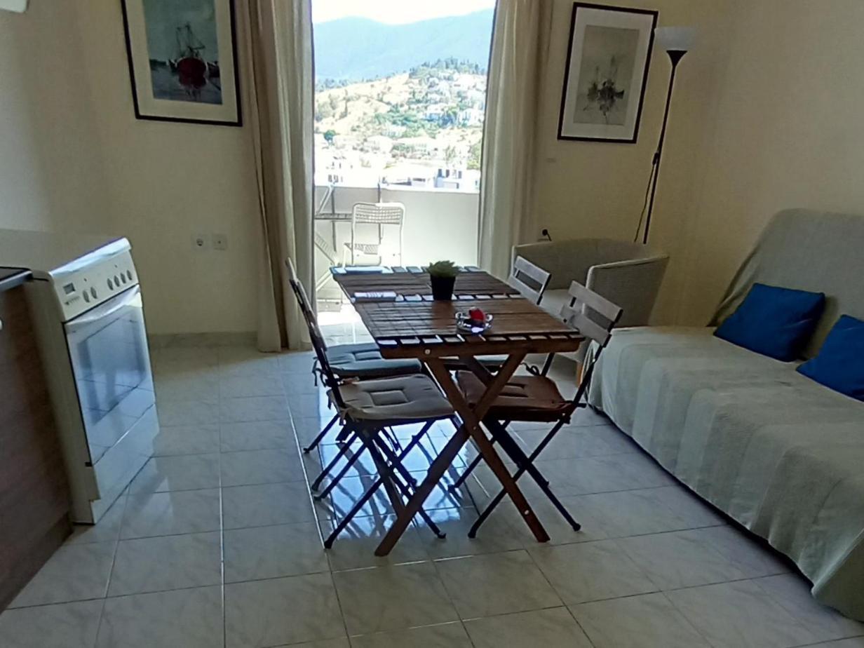 Forest & Sea Apartment Poros Town Exterior foto